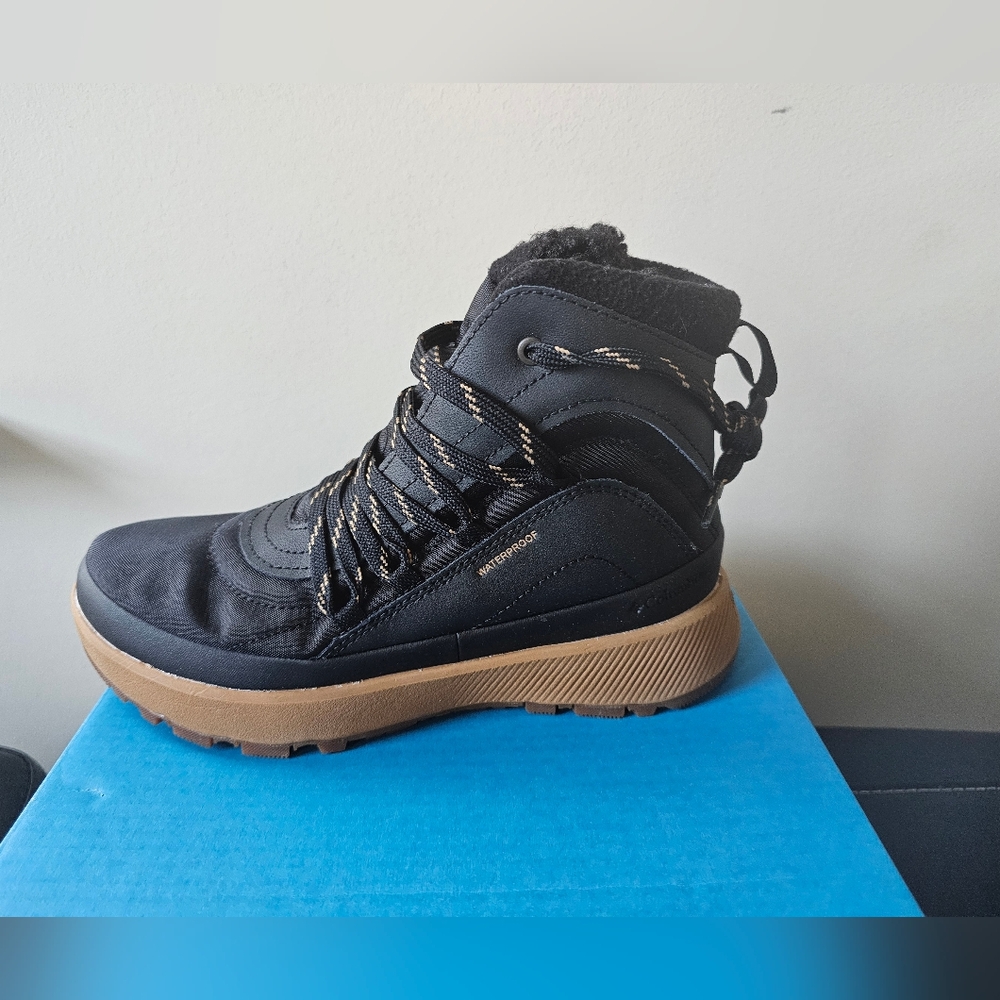 Columbia Red Hills Omni-Heat Boots